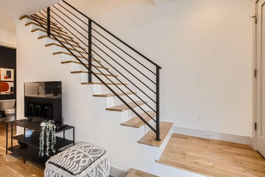 Hébergement de vacances Upscale Townhome W/ Stunning Rooftop Views