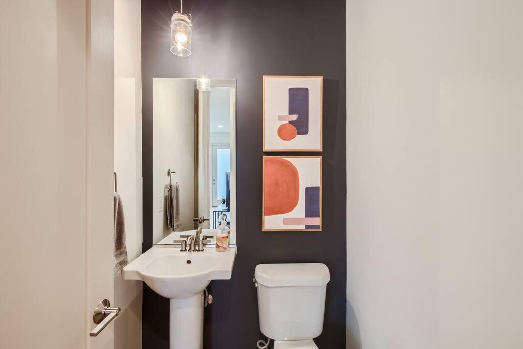 Hébergement de vacances Upscale Townhome W/ Stunning Rooftop Views DEN