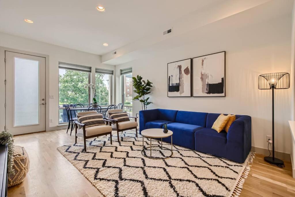 Upscale Townhome W/ Stunning Rooftop Views Hébergement de vacances