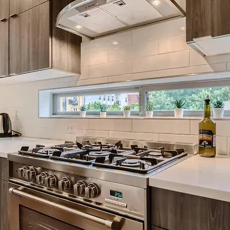 Upscale Townhome W/ Stunning Rooftop Views DEN Extérieur photo