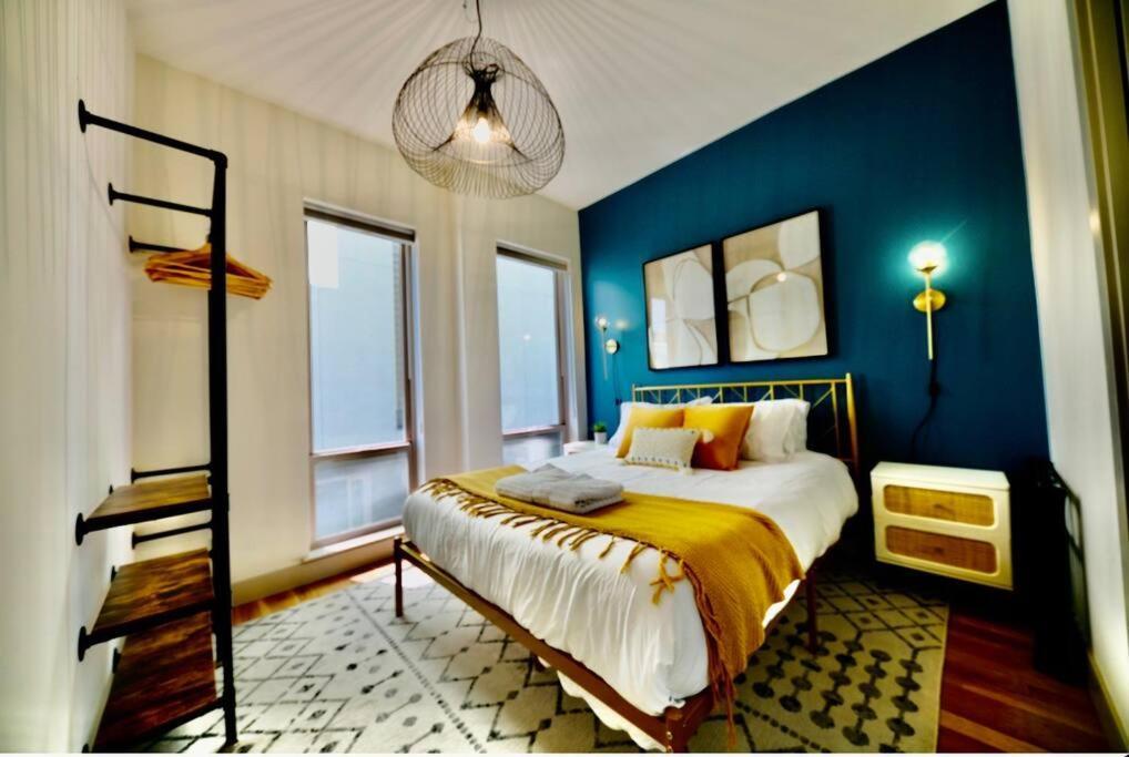 Upscale Townhome W/ Stunning Rooftop Views Holiday home *